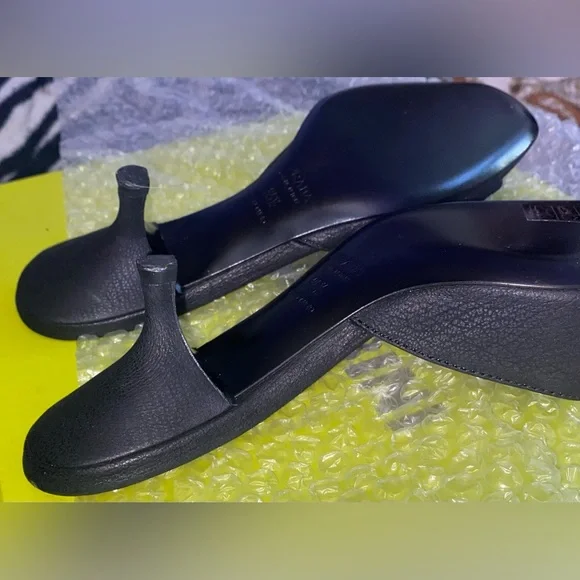 VINTAGE PRADA RAFFIA BEADED BUCKLE KITTEN HEELS - Picture 8 of 9